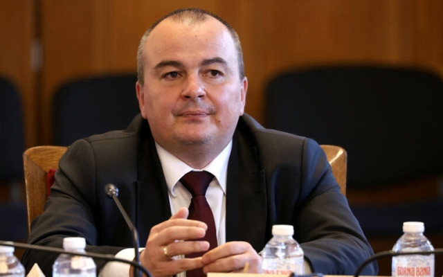 Абровски поиска от ЕК извънредна подкрепа за секторите „Мляко“ и „Свиневъдство“