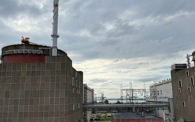 Дрон се взриви на спирка за служители на Запорожката АЕЦ, има загинал