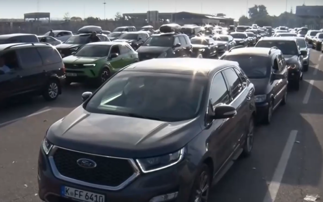 Рекорден брой коли са влезли в България през ГКПП „Капитан Андреево” за денонощие