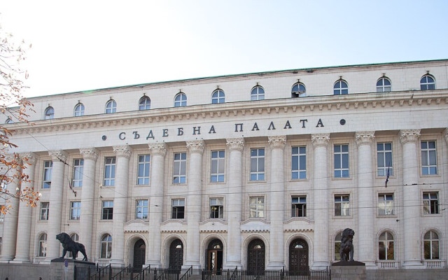 Съдебни служители с подписка, искат по-високи заплати