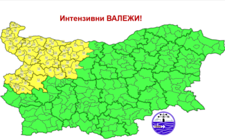 Интензивни валежи, гръмотевици и рязко застудяване
