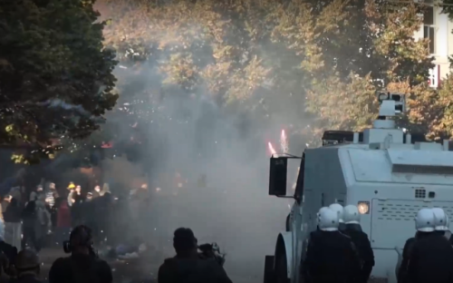 Франция се готви за нова вълна от протести:  70 000 полицаи, военни и бронирана техника по улиците